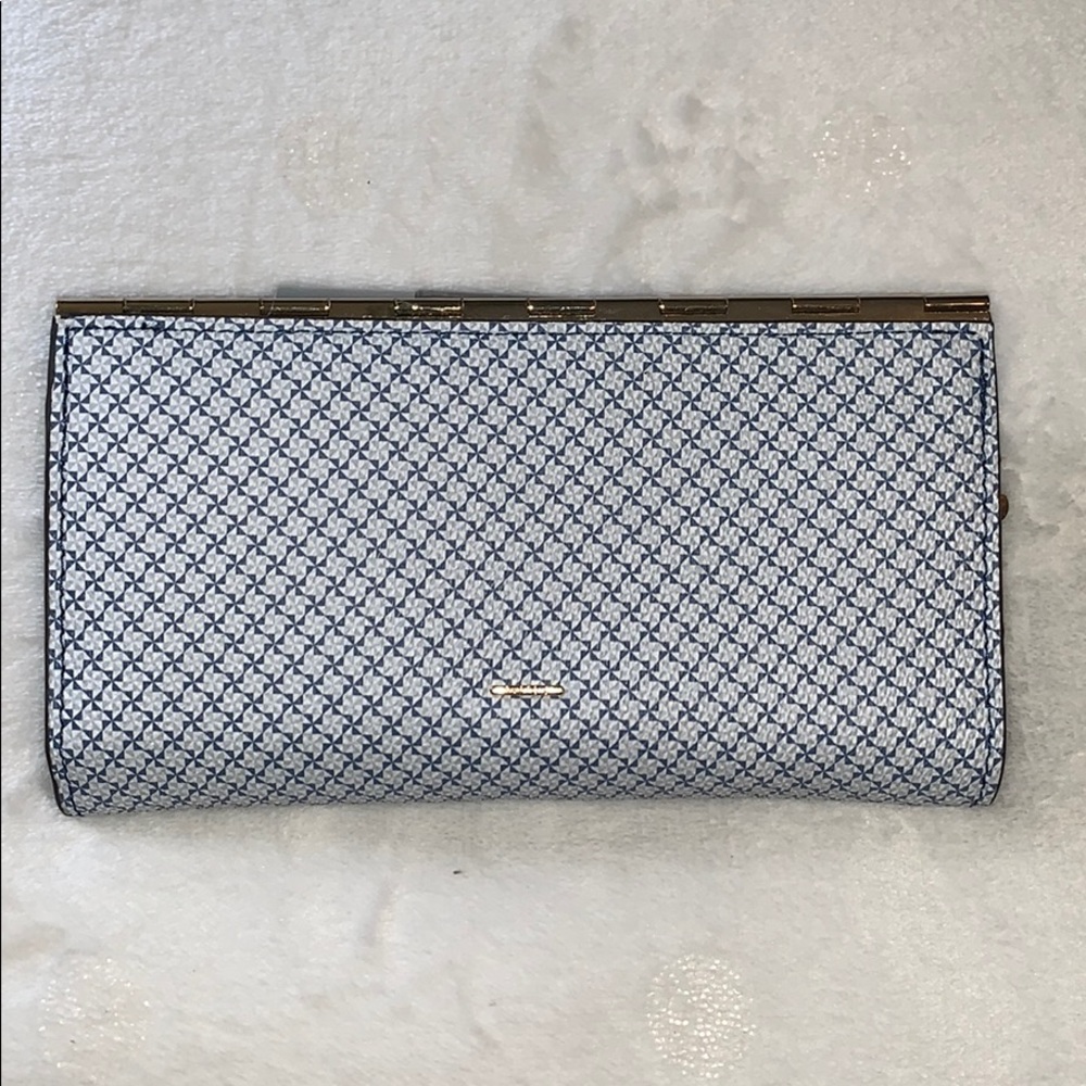 Blue Wallet - Picture 4 of 5